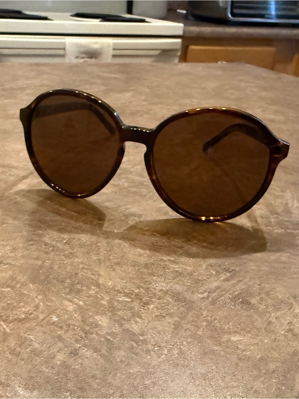 ELECTRIC RIOT Oversized Round Tortoiseshell
Sunglasses - Brown Lenses